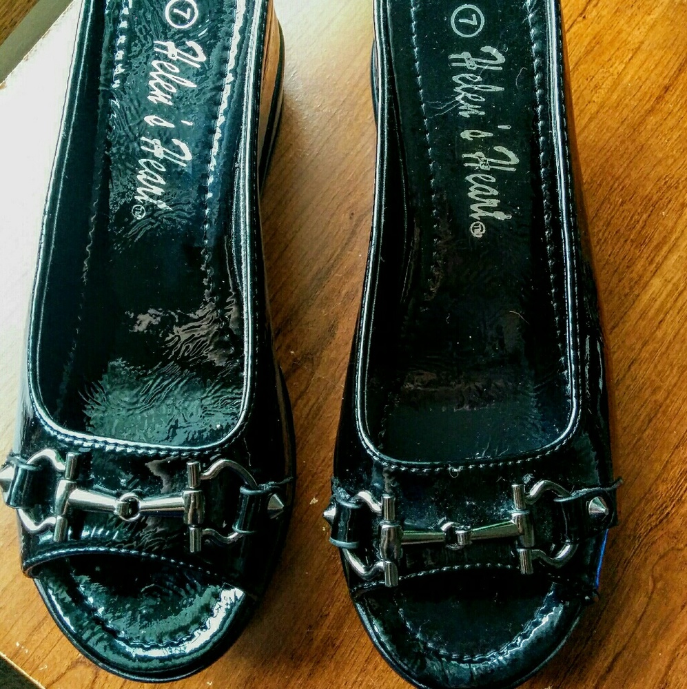 Helen's Heart Black Slides